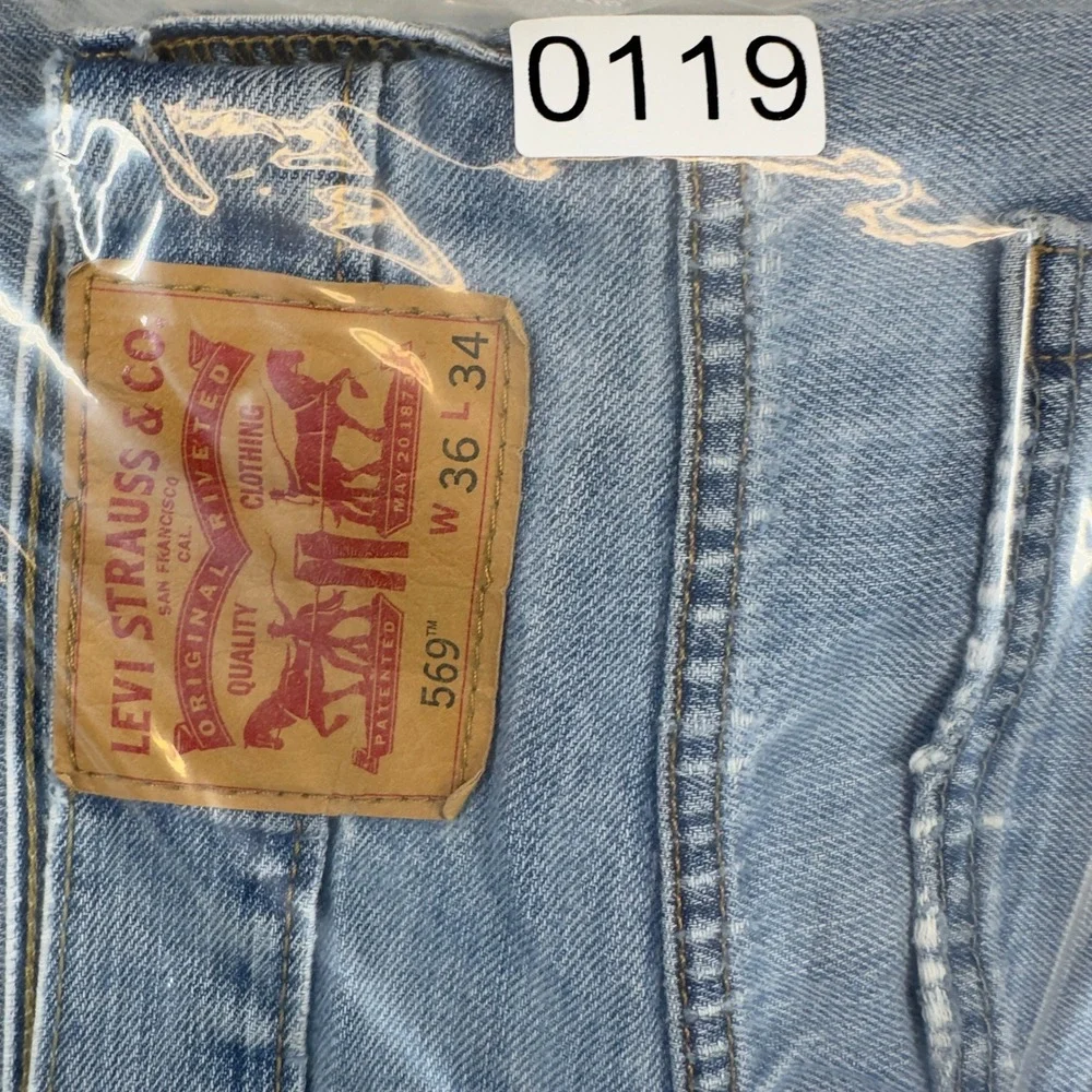Levi's 569 Loose Straight Jeans 36x34 Light Wash Heavily Distressed‎ Faded
